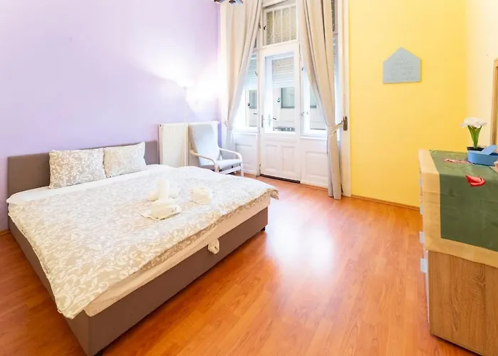 Central Cozy Bajcsy 31 Apartment